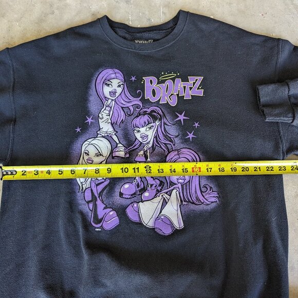 Bratz Dolls Y2K Black Crewneck Pullover Oversized Graphic Sweatshirt - Picture 10 of 11